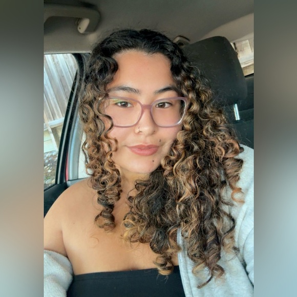 Meet your Posher, Alexandra - Picture 1 of 1